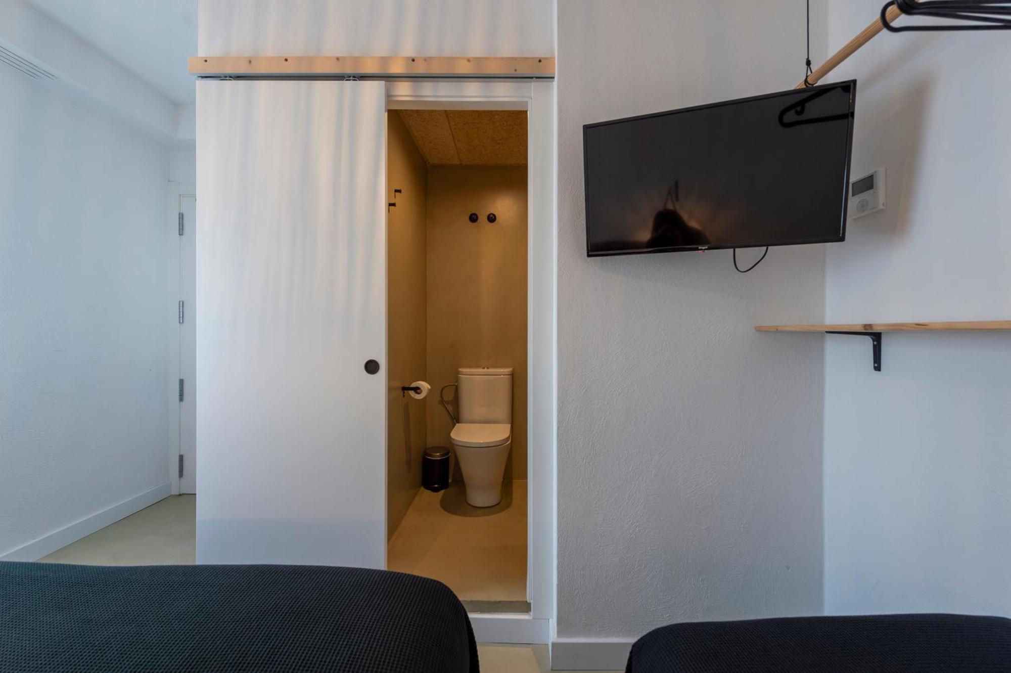 Hostal Boutique Es Menut ตอสซาเดมาร์ ภายนอก รูปภาพ