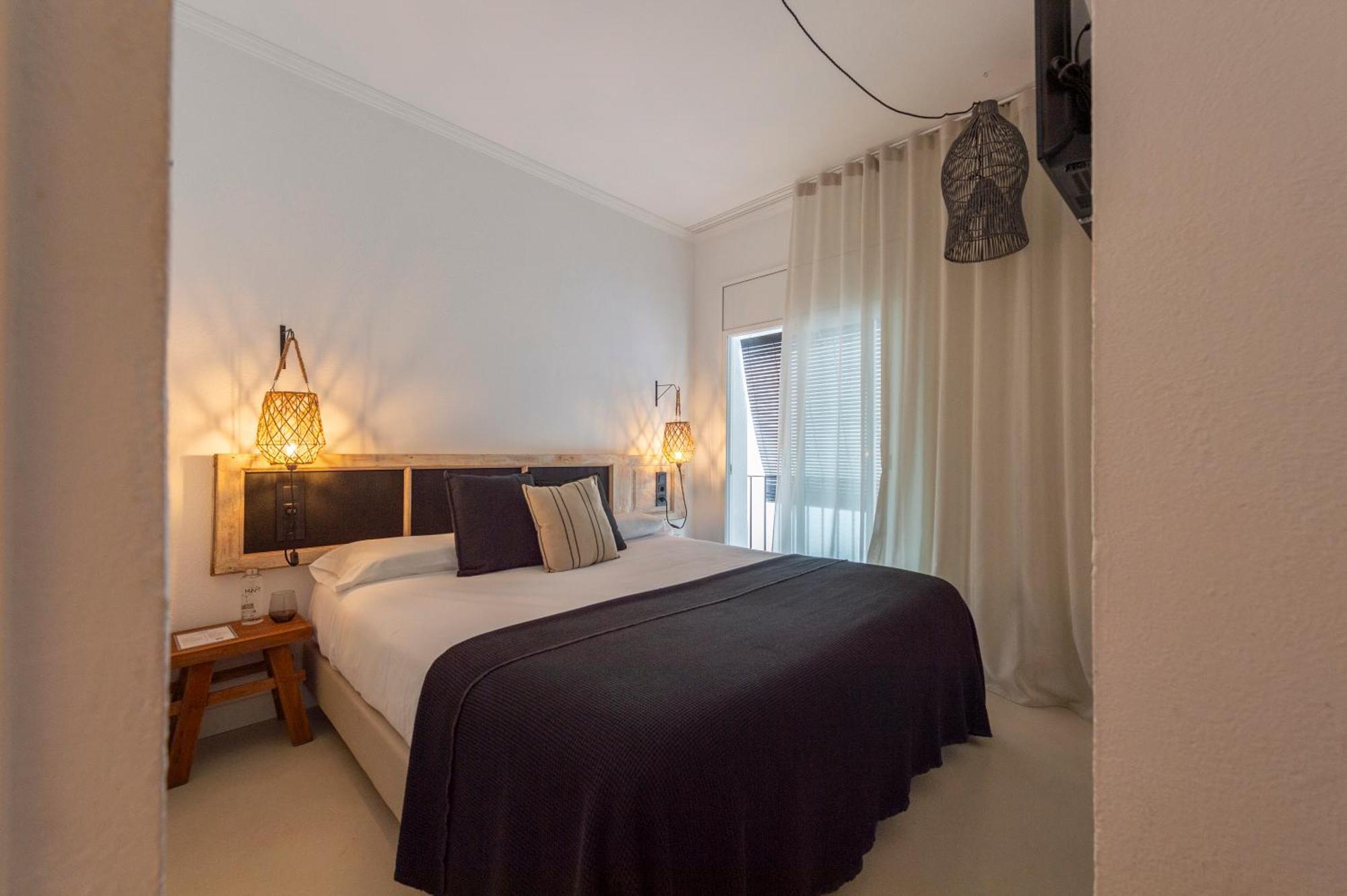 Hostal Boutique Es Menut ตอสซาเดมาร์ ภายนอก รูปภาพ