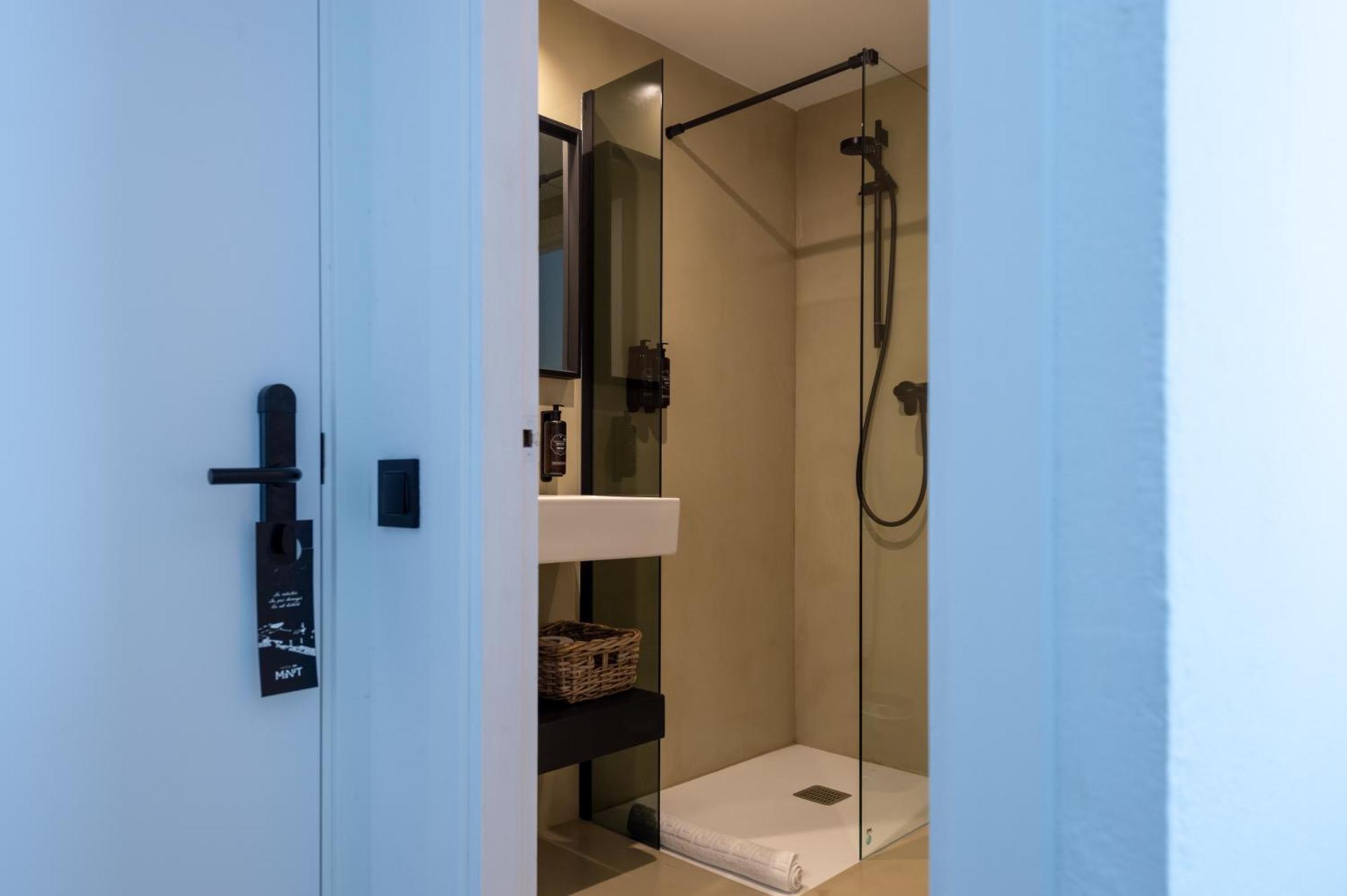 Hostal Boutique Es Menut ตอสซาเดมาร์ ภายนอก รูปภาพ