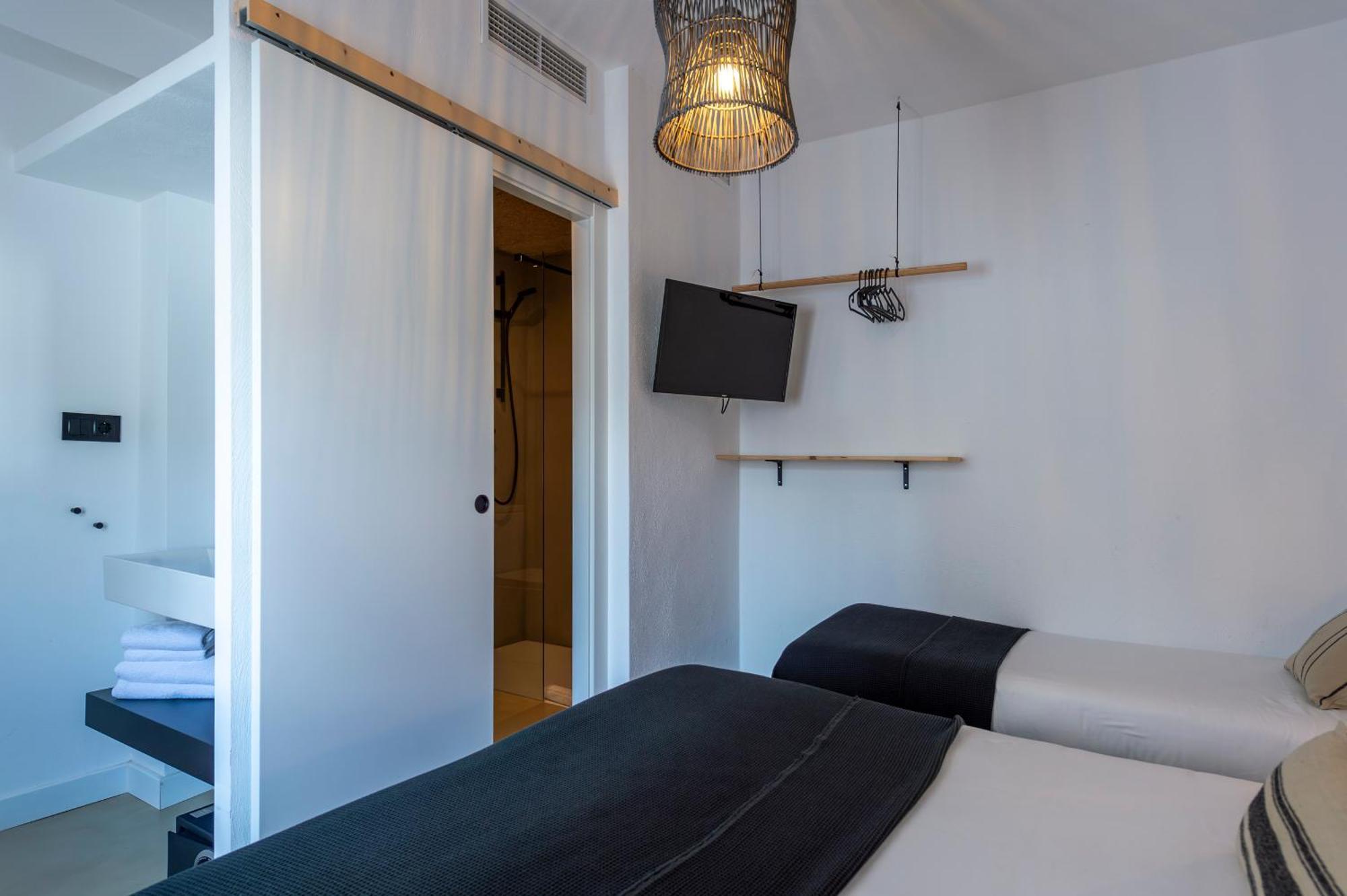 Hostal Boutique Es Menut ตอสซาเดมาร์ ภายนอก รูปภาพ