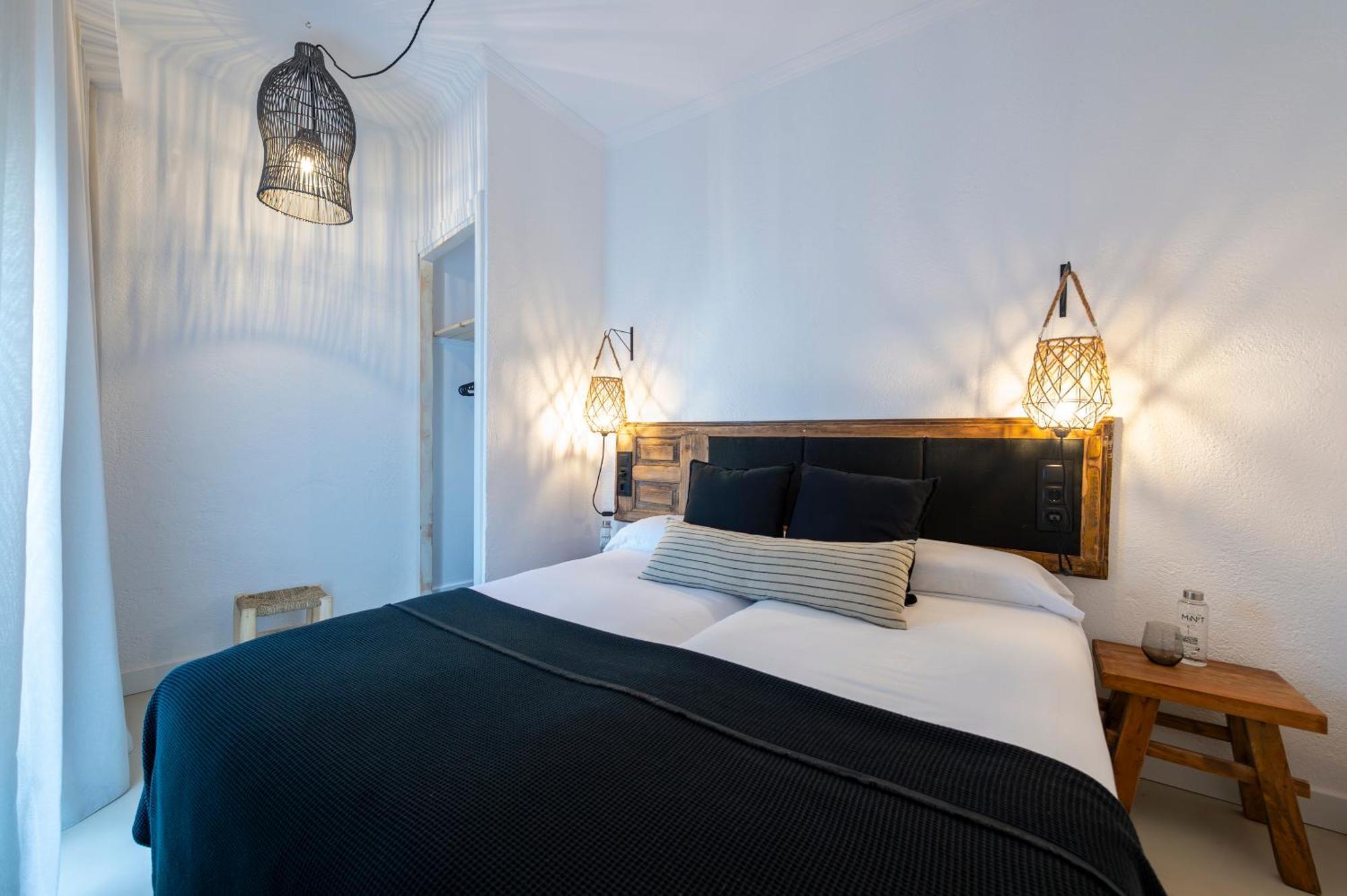 Hostal Boutique Es Menut ตอสซาเดมาร์ ภายนอก รูปภาพ