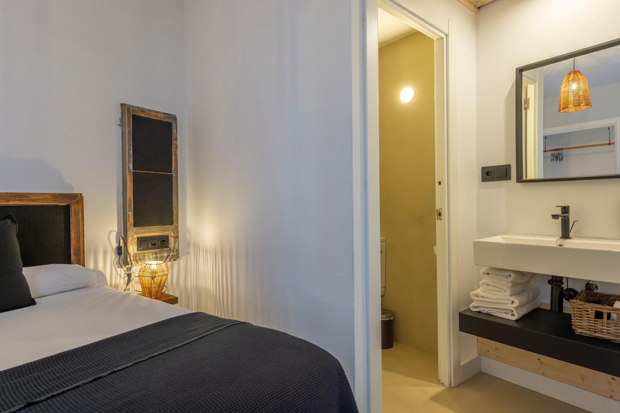 Hostal Boutique Es Menut ตอสซาเดมาร์ ภายนอก รูปภาพ