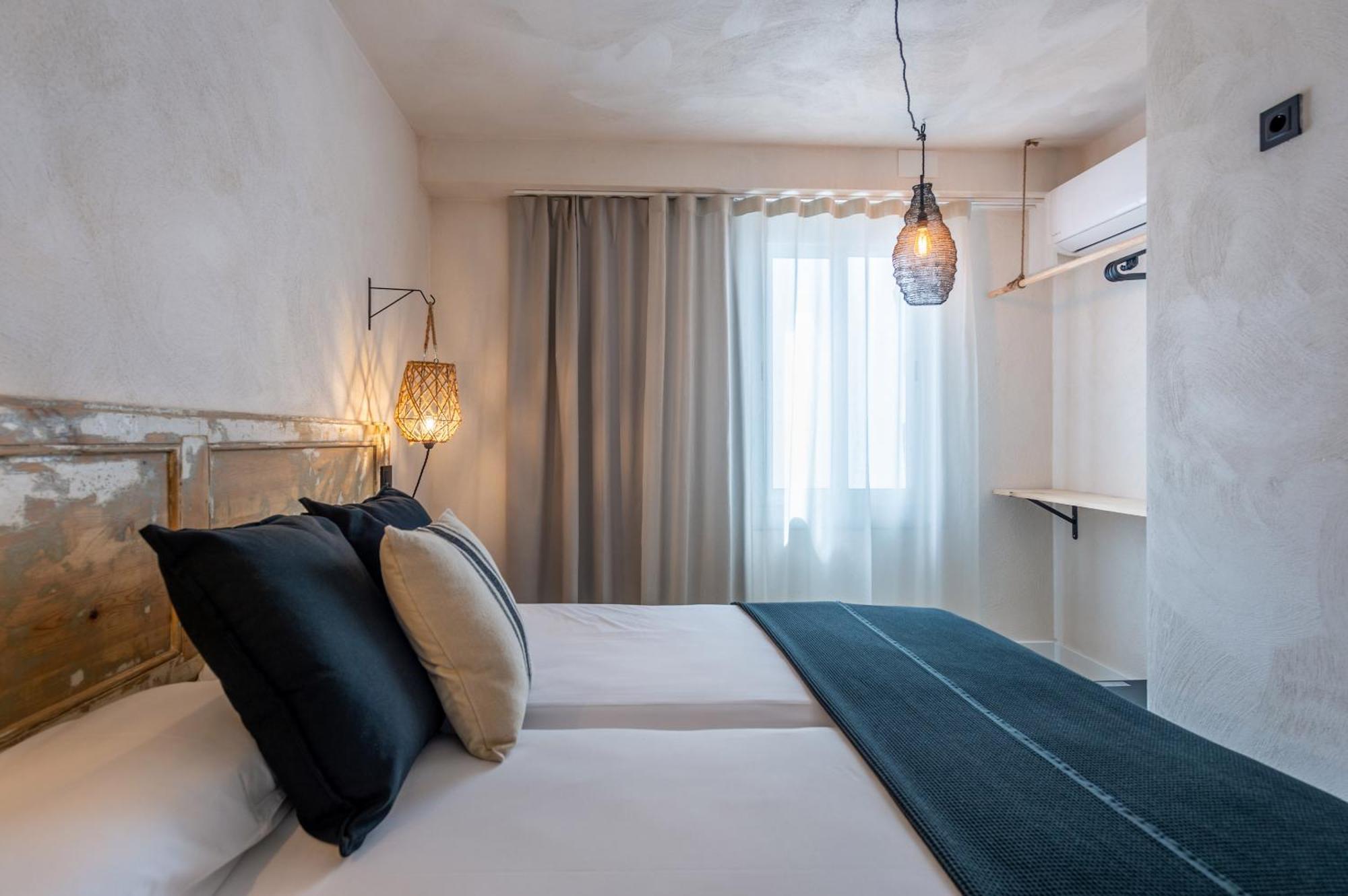 Hostal Boutique Es Menut ตอสซาเดมาร์ ภายนอก รูปภาพ