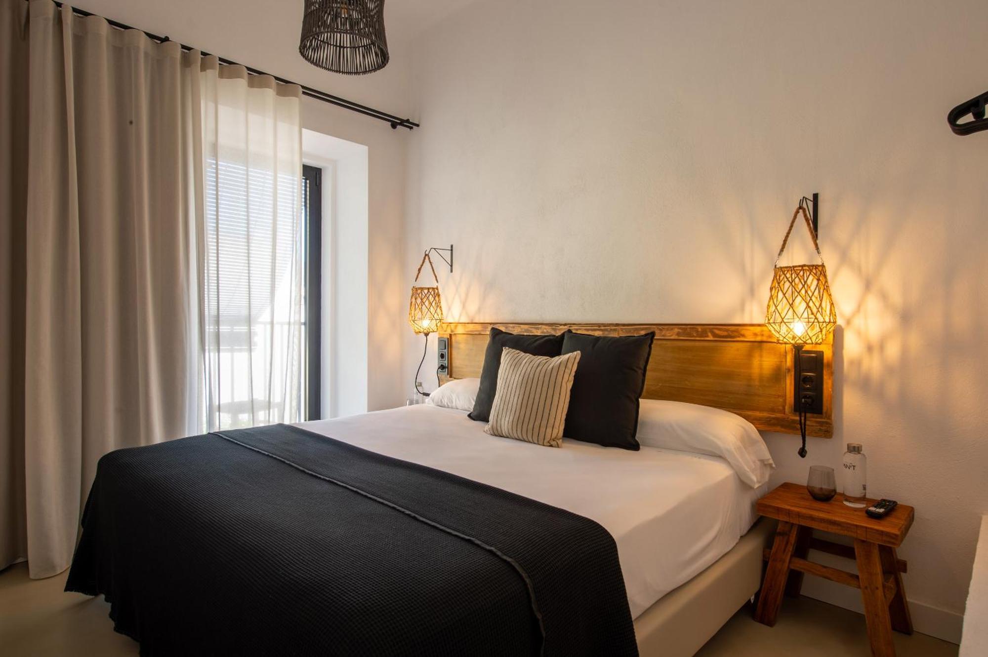 Hostal Boutique Es Menut ตอสซาเดมาร์ ภายนอก รูปภาพ