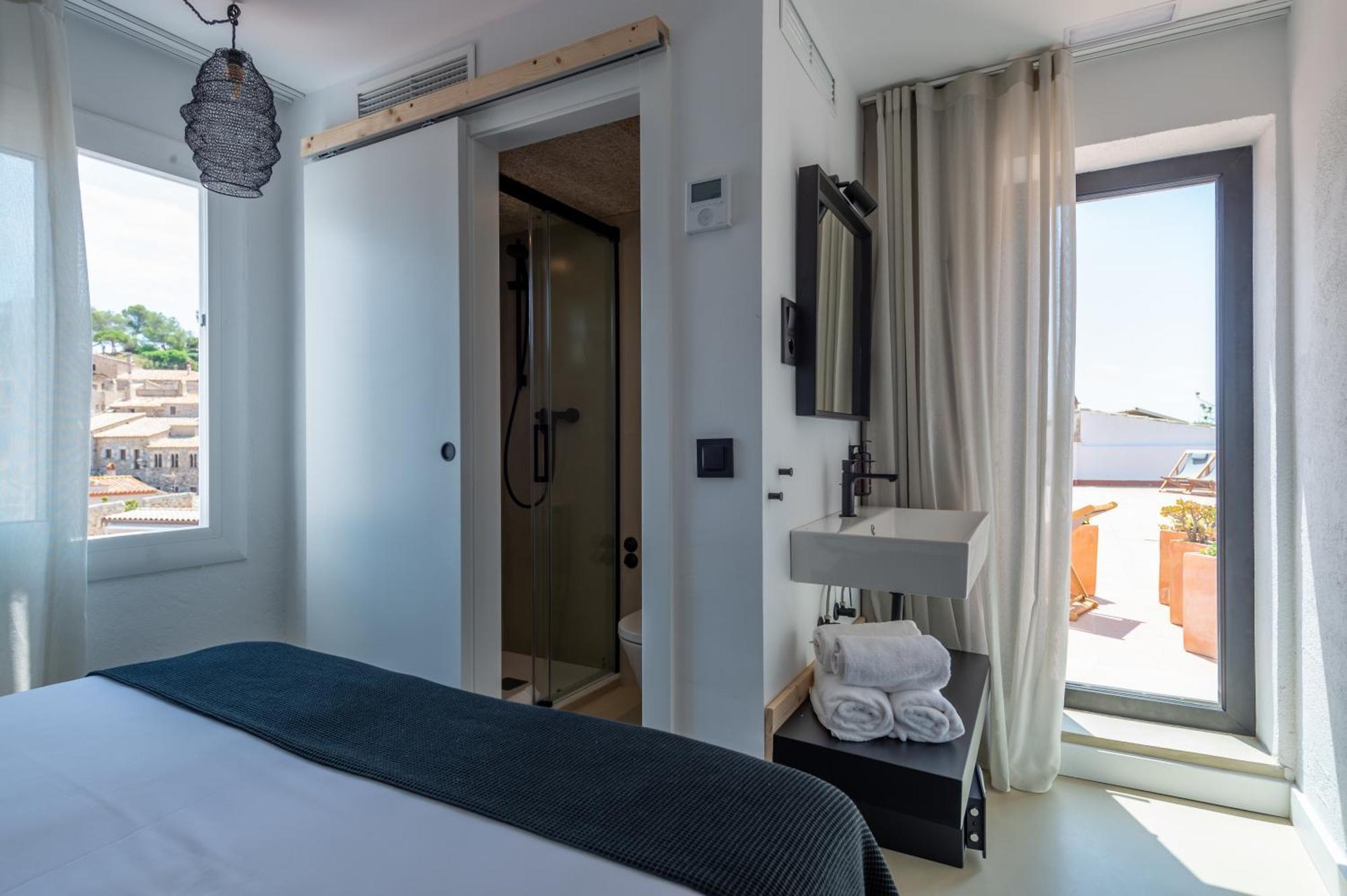 Hostal Boutique Es Menut ตอสซาเดมาร์ ภายนอก รูปภาพ