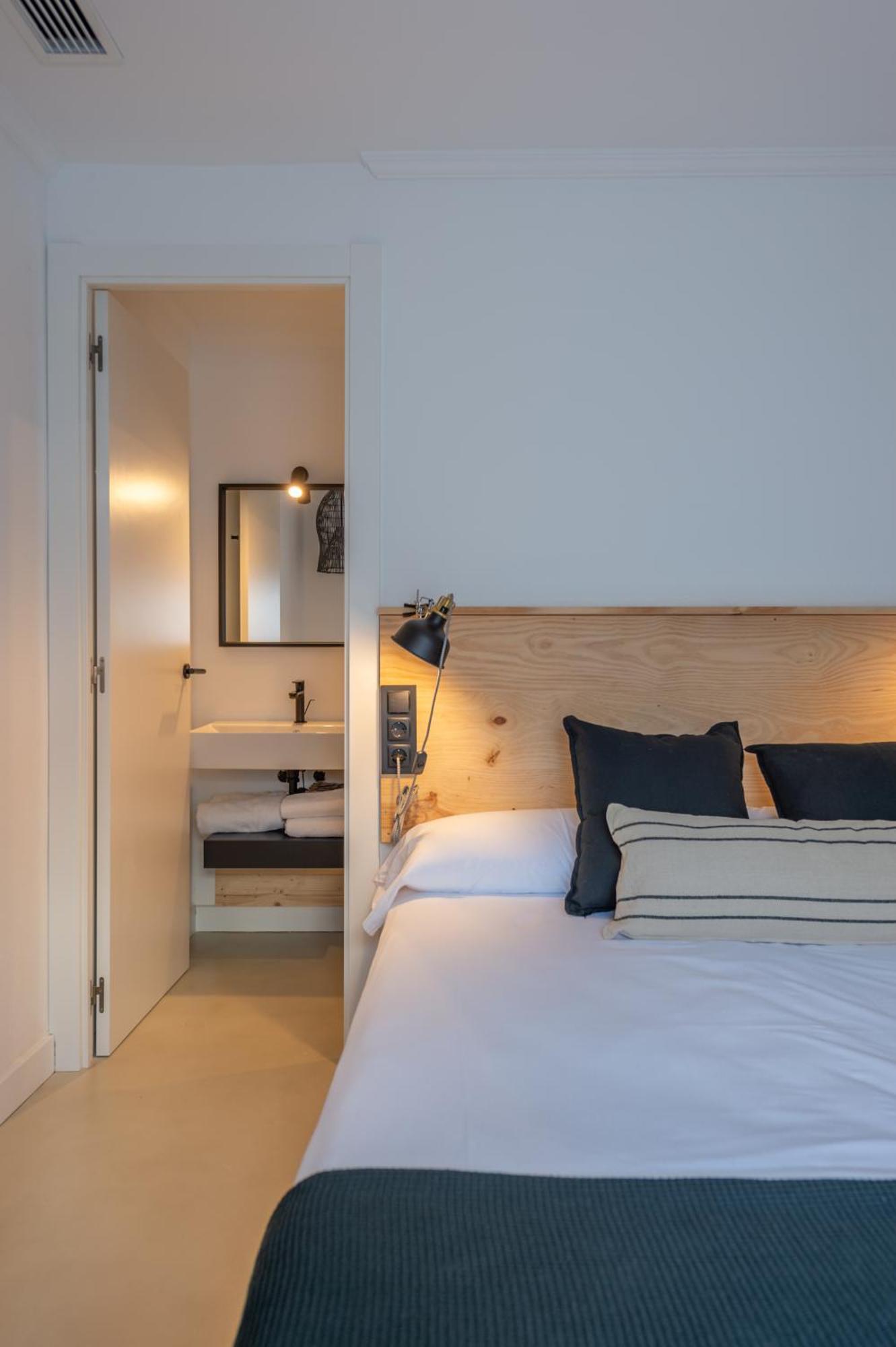 Hostal Boutique Es Menut ตอสซาเดมาร์ ภายนอก รูปภาพ
