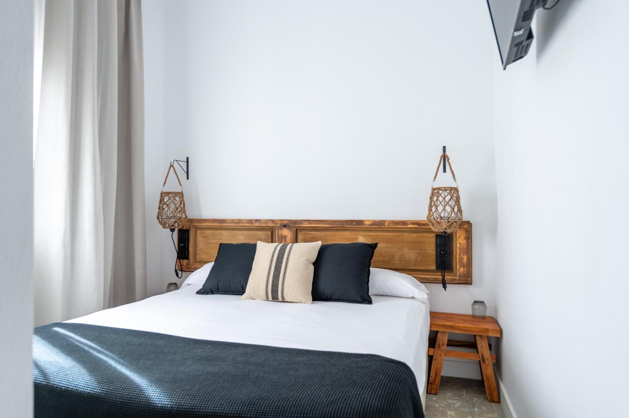Hostal Boutique Es Menut ตอสซาเดมาร์ ภายนอก รูปภาพ