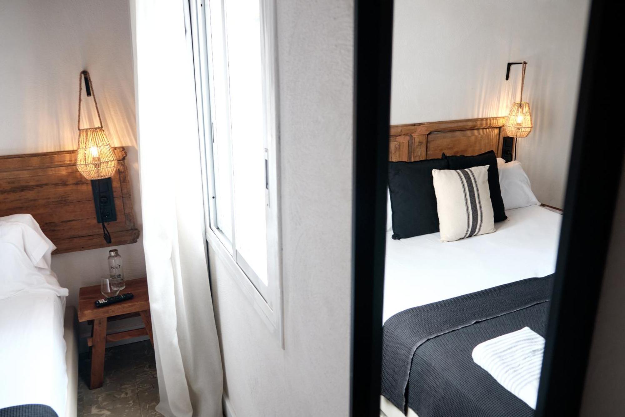 Hostal Boutique Es Menut ตอสซาเดมาร์ ภายนอก รูปภาพ