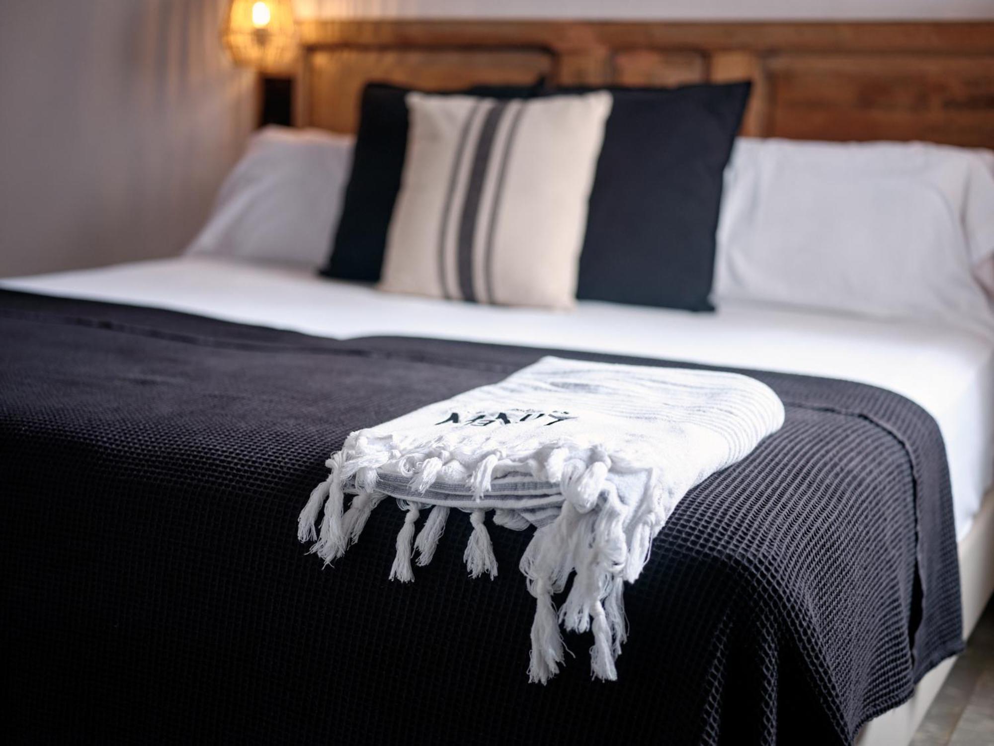 Hostal Boutique Es Menut ตอสซาเดมาร์ ภายนอก รูปภาพ
